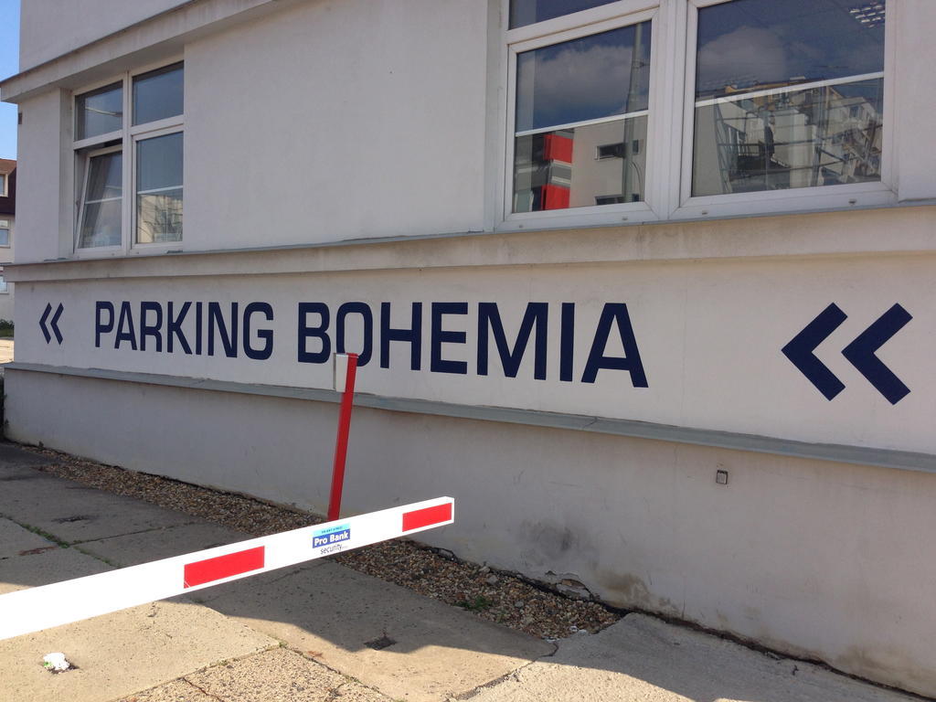 Hostel Bohemia ปราก ภายนอก รูปภาพ